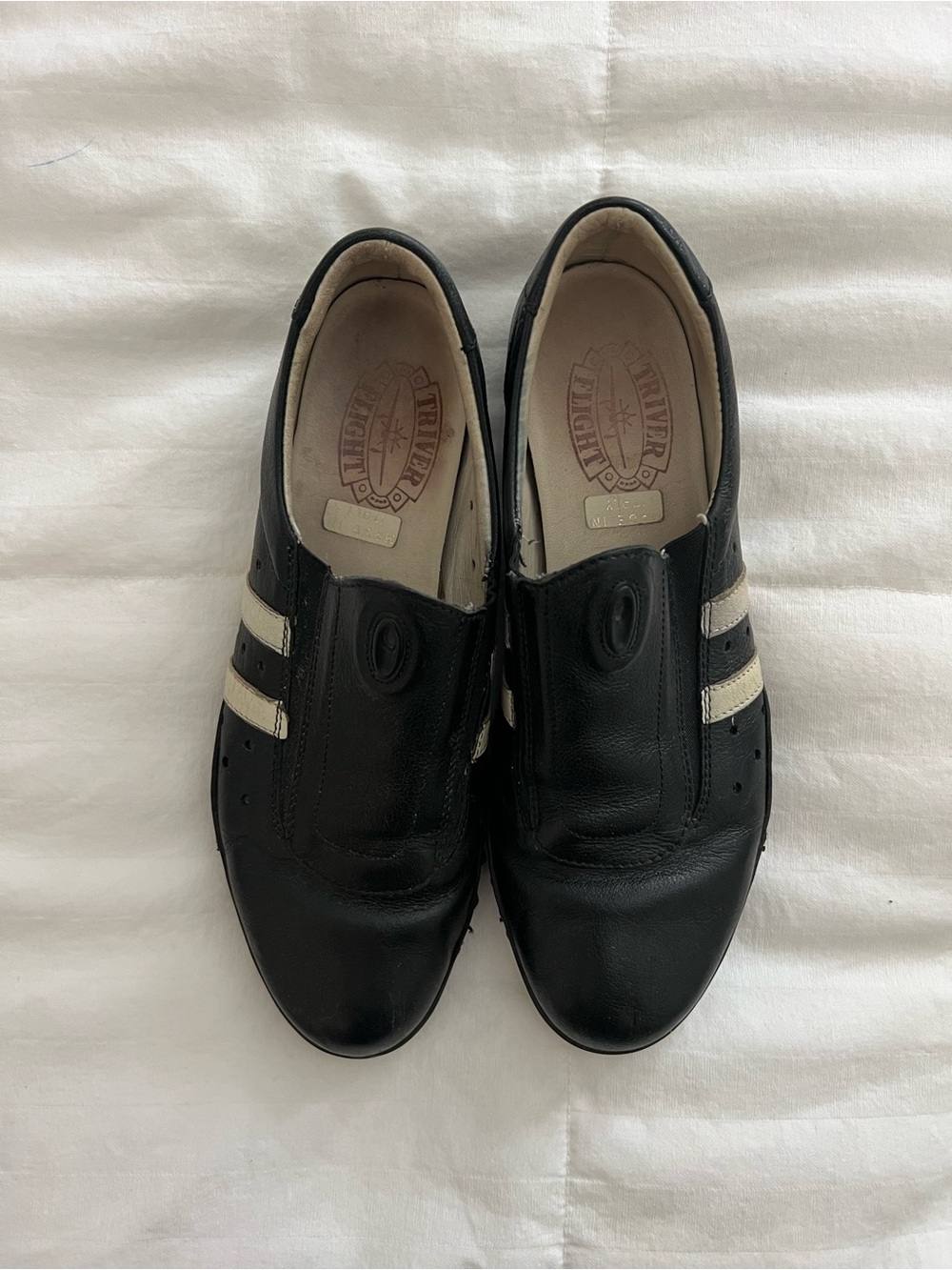 Trivet Flight Women’s Black Leather Slip-On Shoes Cream Stripes. Made in Italy